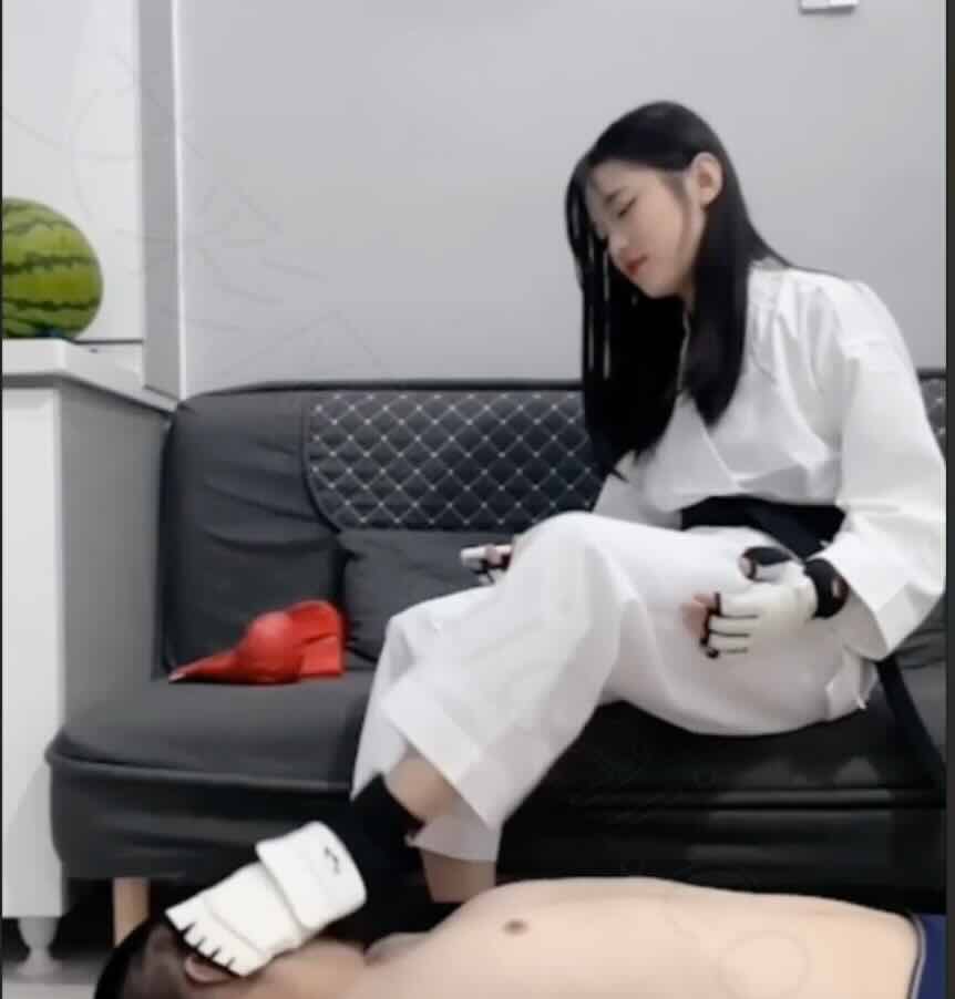 �к���Ѫ��Ů������ ��С�� ����ǿ����� �Ŷ���ɷϼ�M