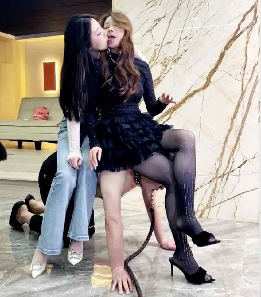 ����¹�����������ضȰ�Ůͬ���Ǹ߸���-�ﻯ�ɵ�̺/����